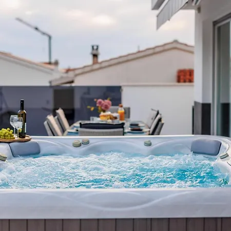 Luxury Kiara