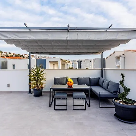 Luxury Kiara